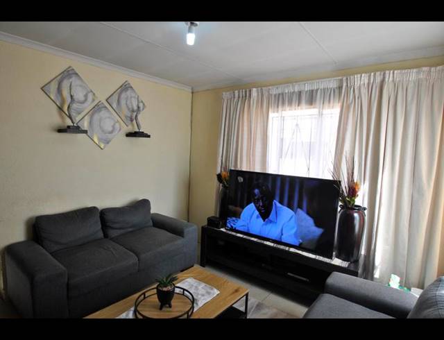 3 BEDROOM HOUSE FOR SALE IN DAWN PARK